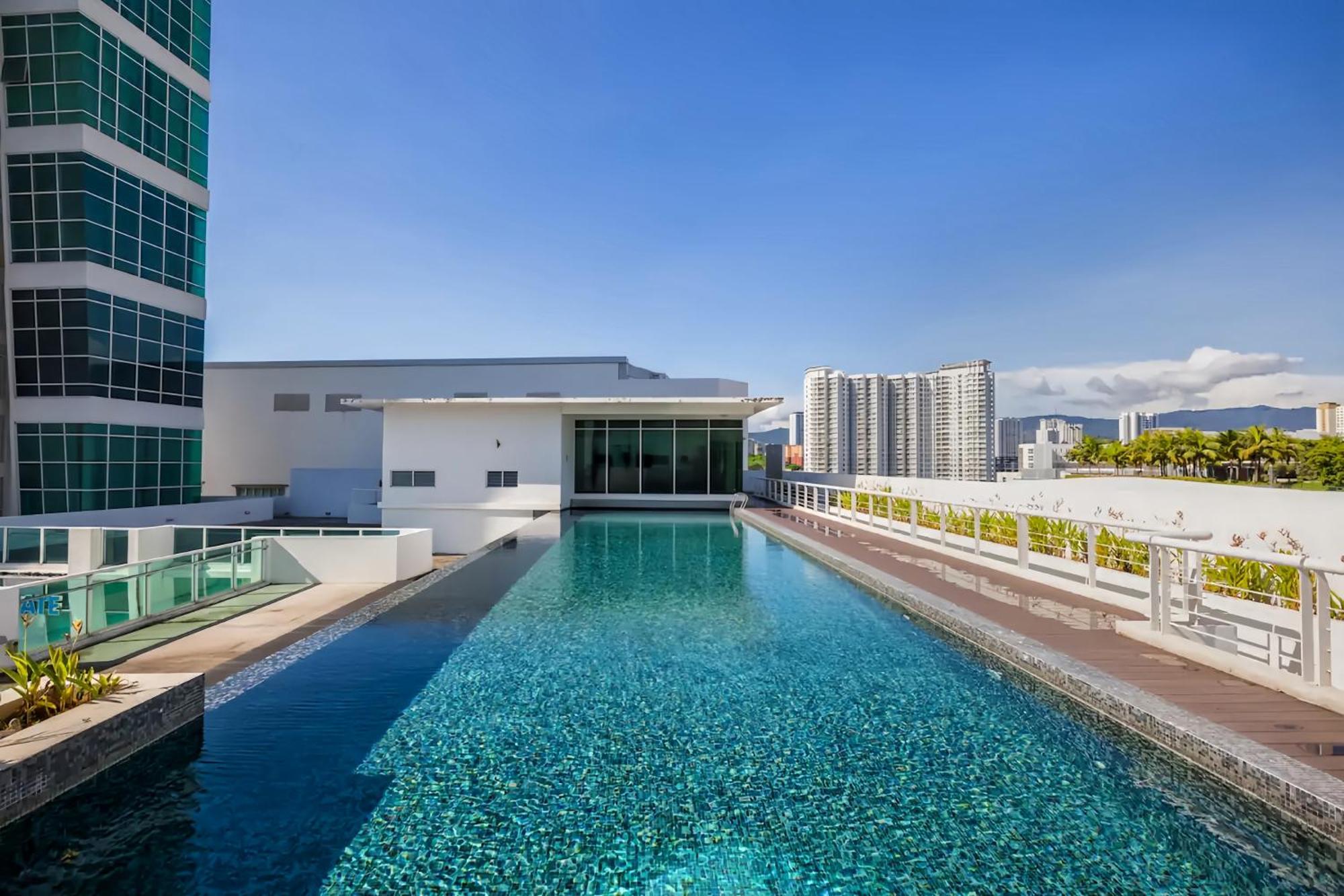 Maritime Seaview Suites Penang George Town Exterior photo