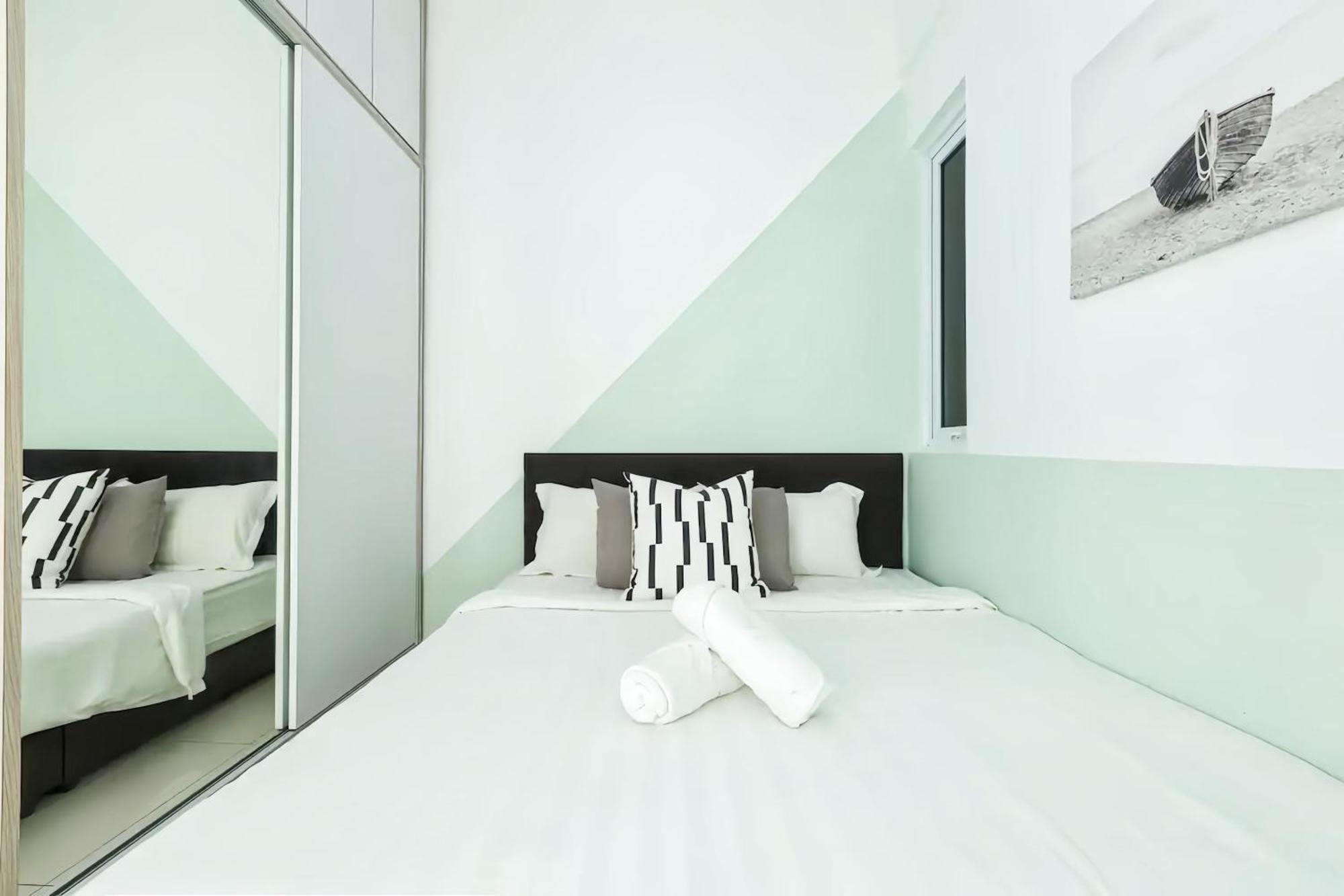 Maritime Seaview Suites Penang George Town Exterior photo