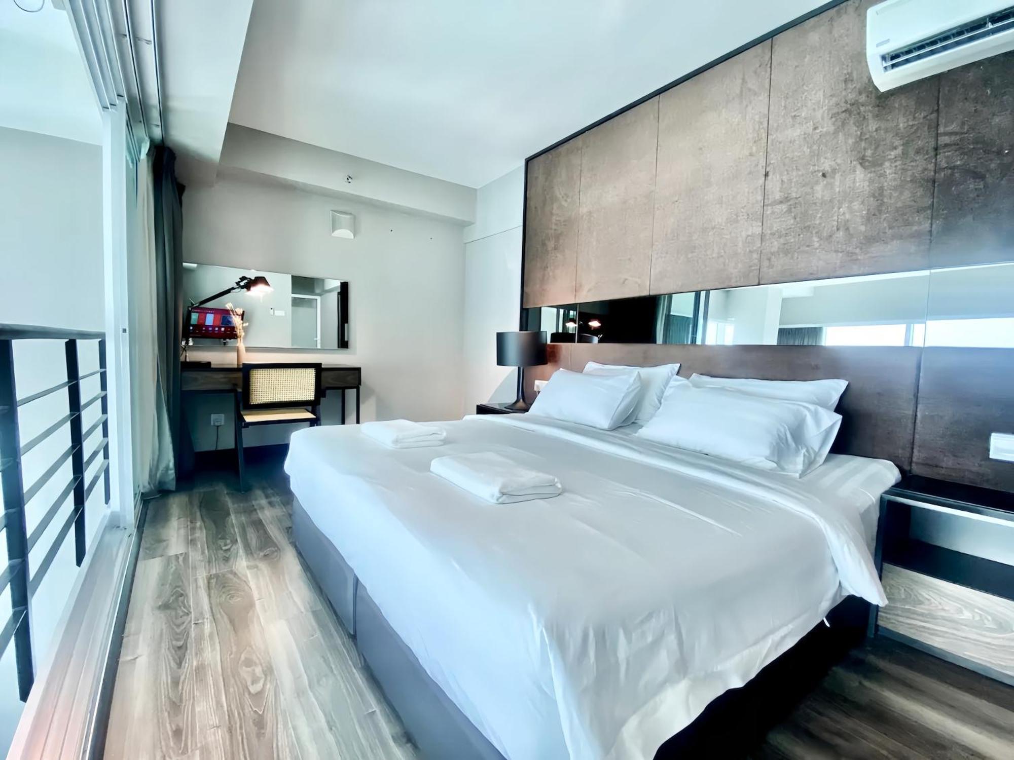 Maritime Seaview Suites Penang George Town Exterior photo